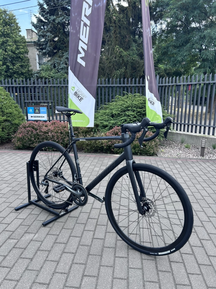 Velmar - Merida Scultura Endurance 300 Black 2024_1.JPEG