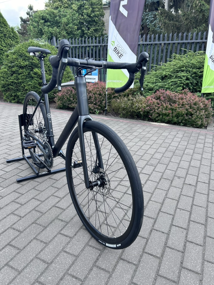 Velmar - Merida Scultura Endurance 300 Black 2024_2.JPEG