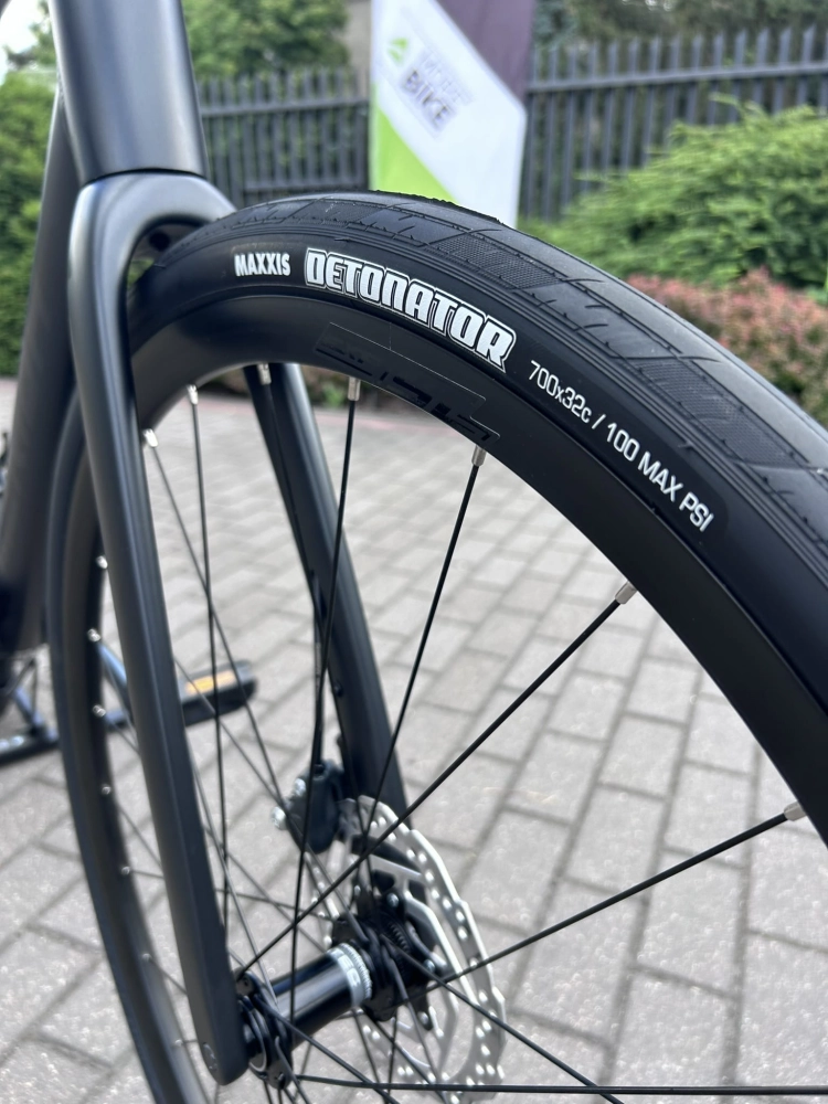 Velmar - Merida Scultura Endurance 300 Black 2024_6.JPEG