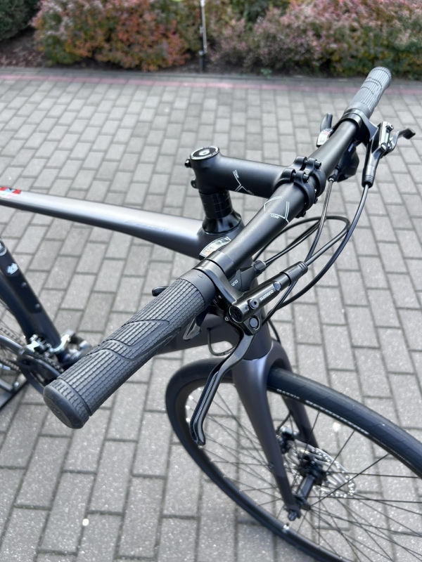 Velmar - Merida Speeder 100 Silk Dark Silver 2025_3.JPEG