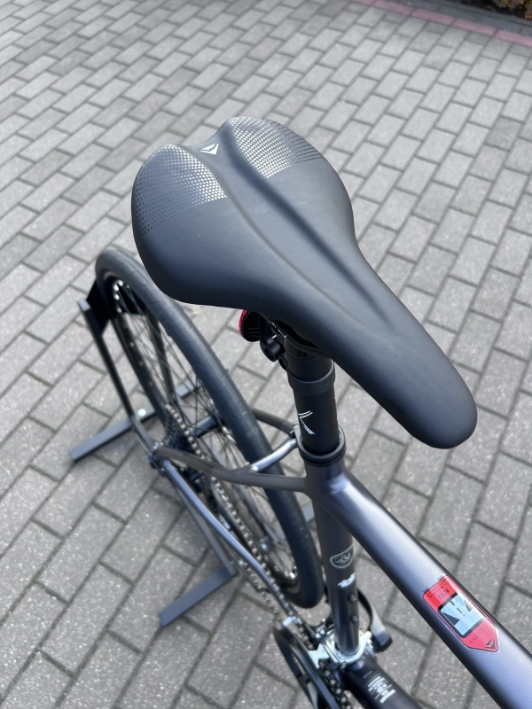 Velmar - Merida Speeder 100 Silk Dark Silver 2025_7.JPEG