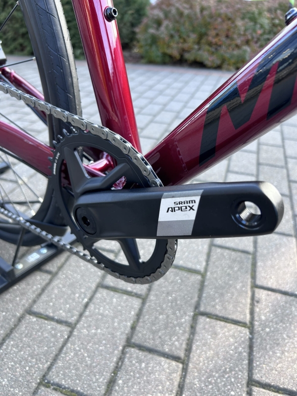 Velmar - Merida Speeder 500 Dark Strawberry 2025_9.JPEG