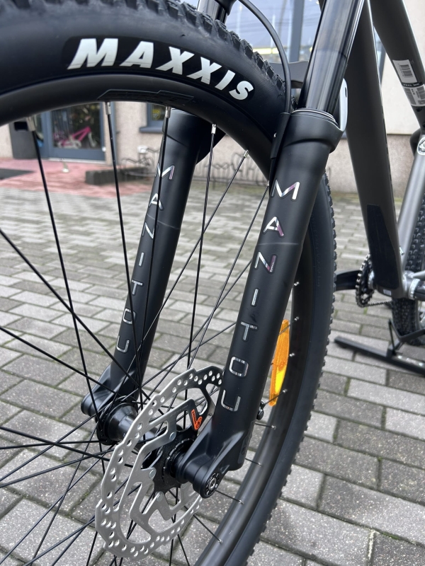 Velmar - górski Merida Big Nine 700 Silk Gunmetal Grey 2025_5.JPEG