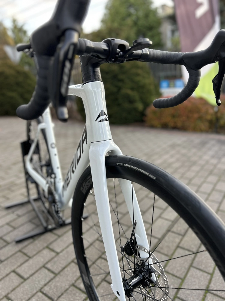 Rower szosowy Merida Reacto 5000 Pearl White 2026 Velmar