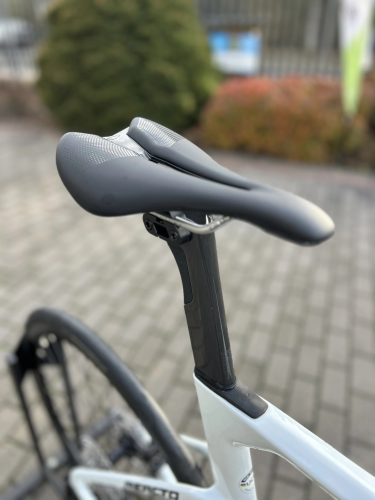 Rower szosowy Merida Reacto 5000 Pearl White 2026 Velmar