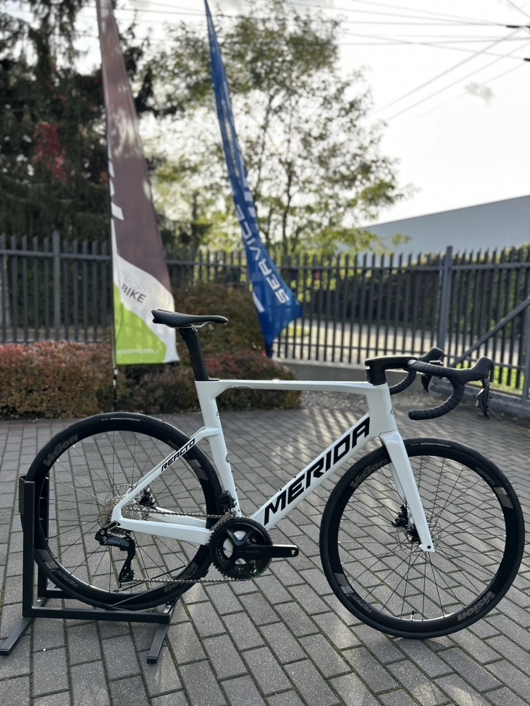 Rower szosowy Merida Reacto 5000 Pearl White 2026 Velmar
