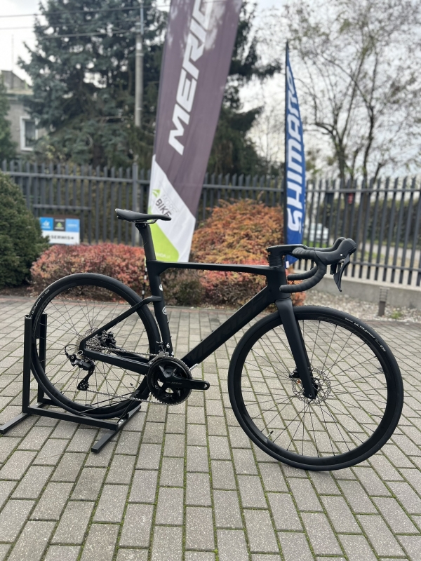 Velmar - Merida Reacto Black 2026_1.JPEG
