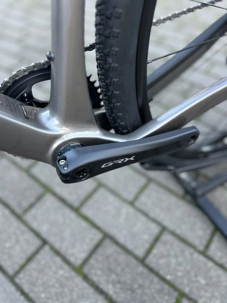 Velmar - Merida Silex 7000 Warm Slate Grey 2026_7.JPEG