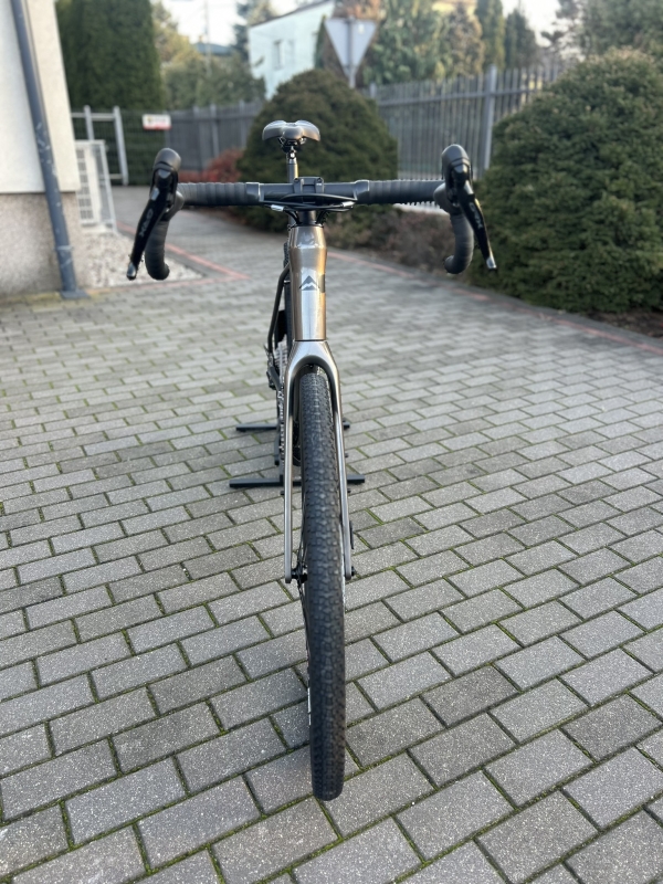 Velmar - Merida Silex 400 Warm Slate Grey 2026_3.JPEG