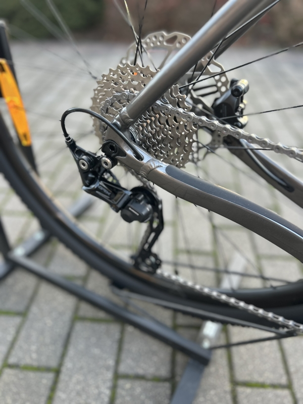 Velmar - Merida Silex 400 Warm Slate Grey 2026_5.JPEG