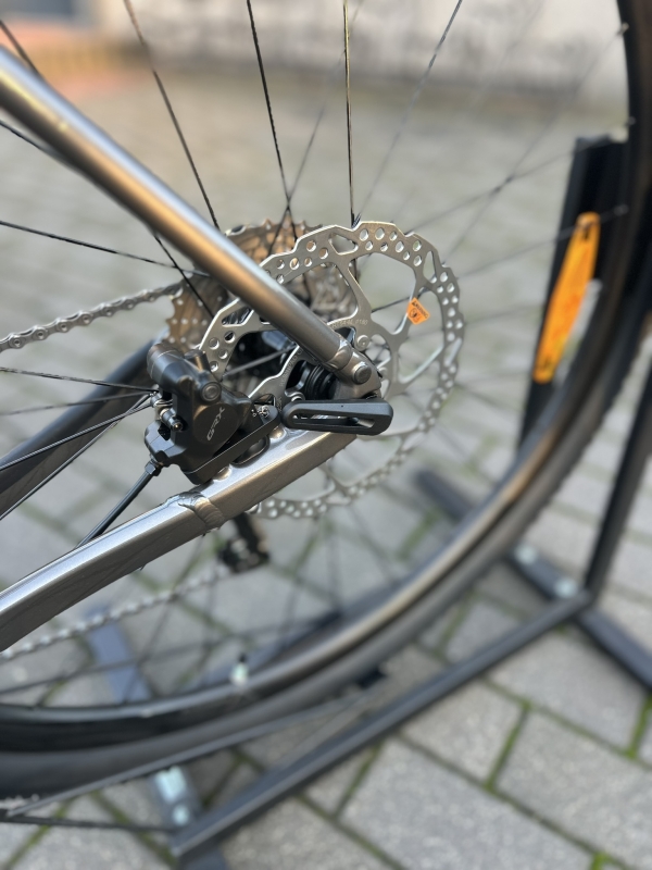 Velmar - Merida Silex 400 Warm Slate Grey 2026_11.JPEG