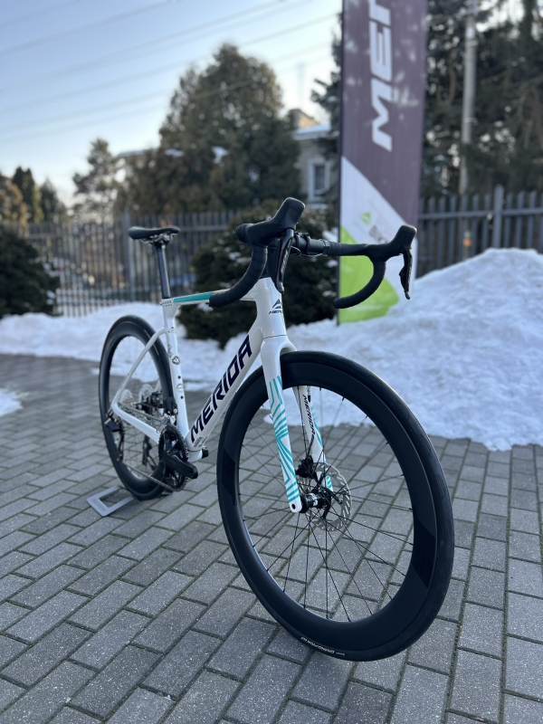 Velmar Rower szosowy Merida Scultura 6000 Pearl 2026_2.JPEG