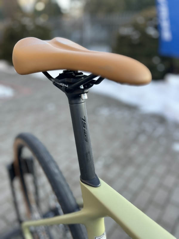 Velmar - Merida Mission 4000 Silk Low Key Green 2026_6.JPEG