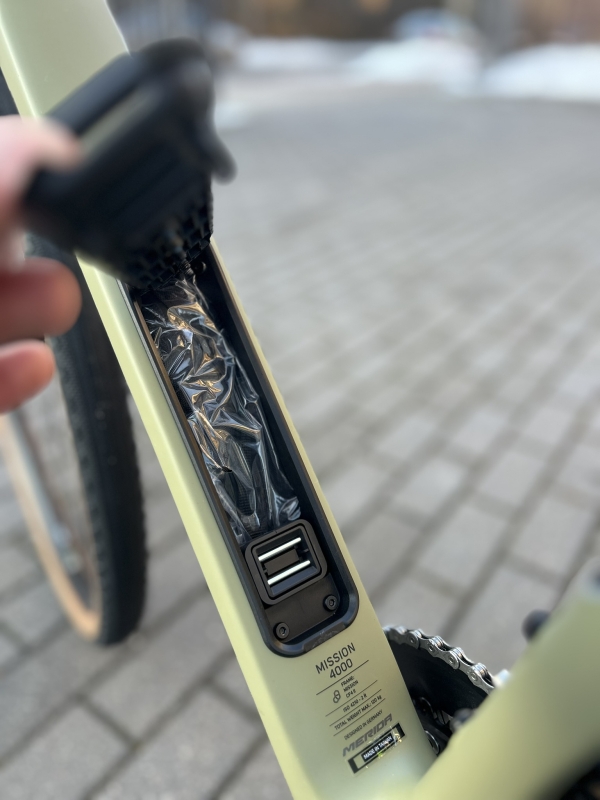 Velmar - Merida Mission 4000 Silk Low Key Green 2026_14.JPEG