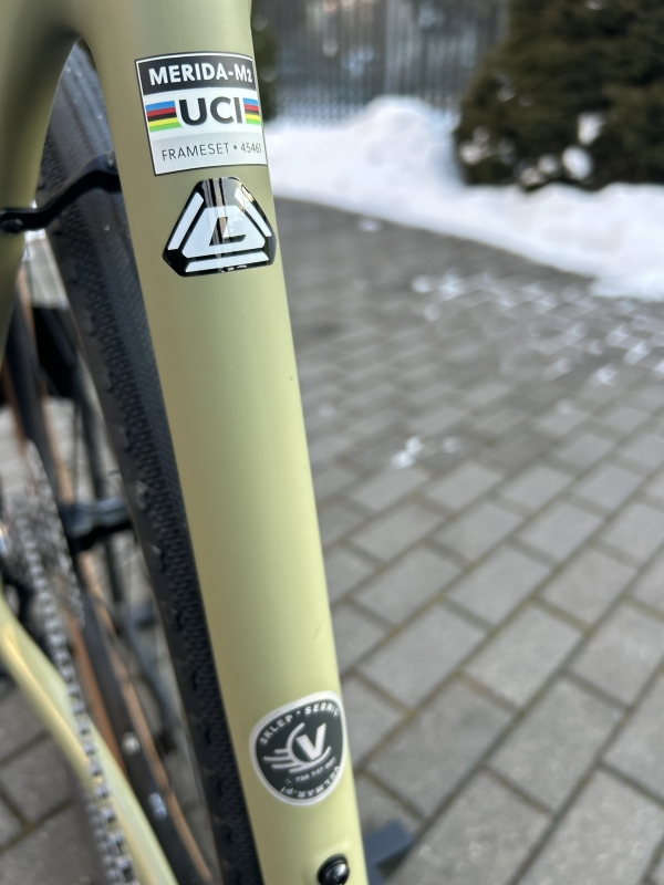 Velmar - Merida Mission 4000 Silk Low Key Green 2026_16.JPEG