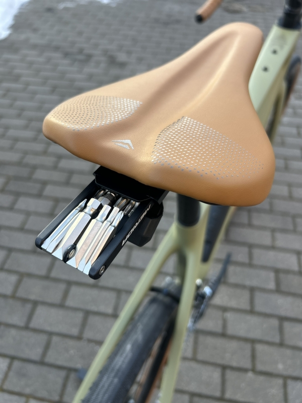 Velmar - Merida Mission 4000 Silk Low Key Green 2026_18.JPEG