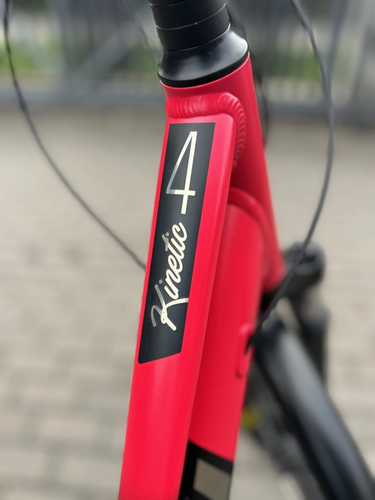 rower-miejski-trekkingowy-tabou-kinetic-4-black-red-2027-velmar-16.JPEG