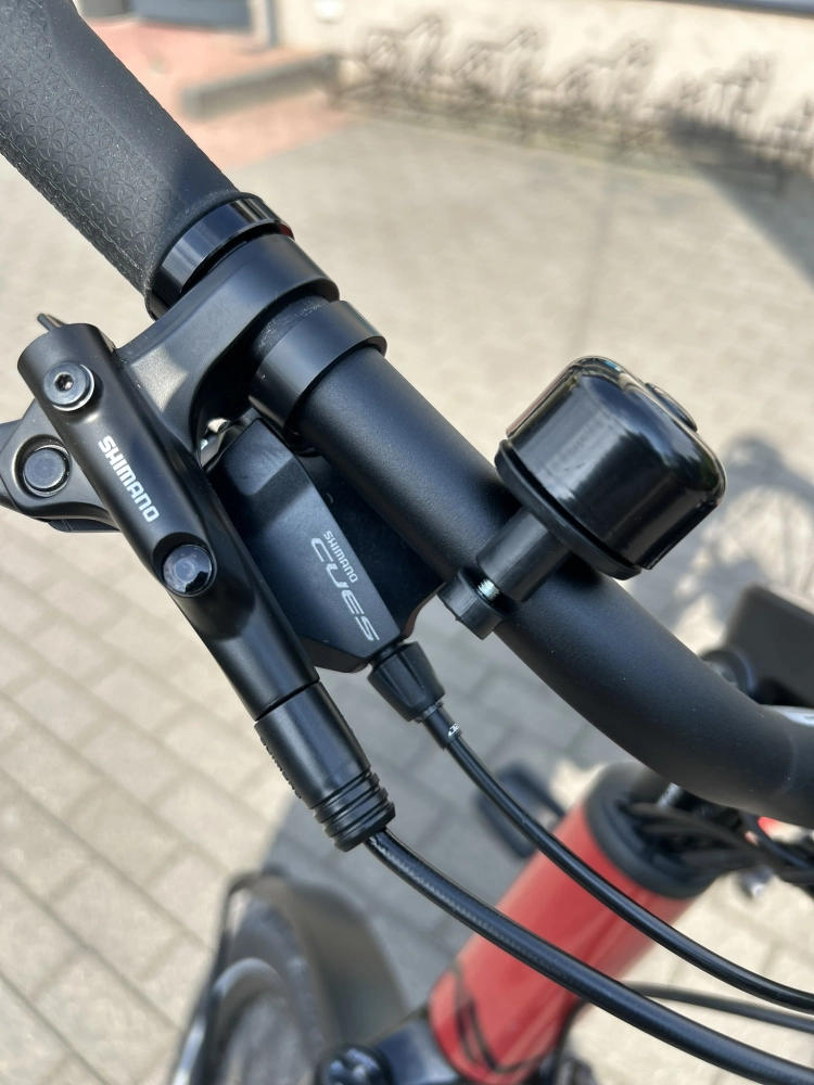 rower-elektryczny-neon-summit-rhm-2-0-steptrough-thick-brick-velmar-09-manetka-shimano-cues.JPEG